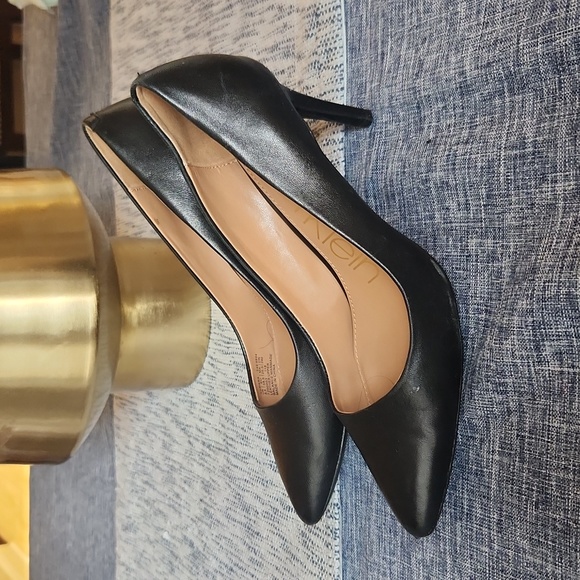 Calvin Klein womens size 8.5 black leather heels - Picture 3 of 4